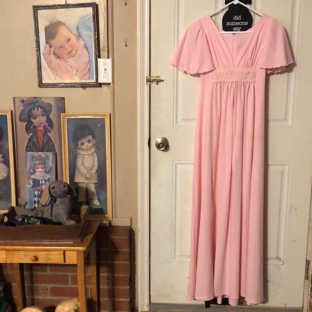 Gorgeous vintage 1970s Georgian dress